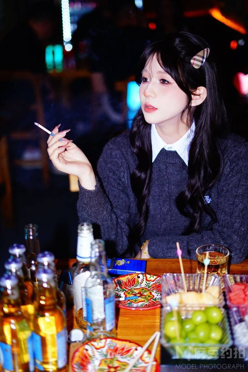 情绪模特