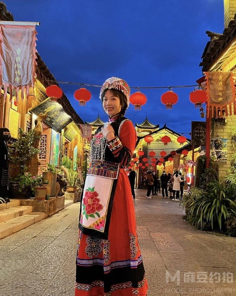 汉服模特