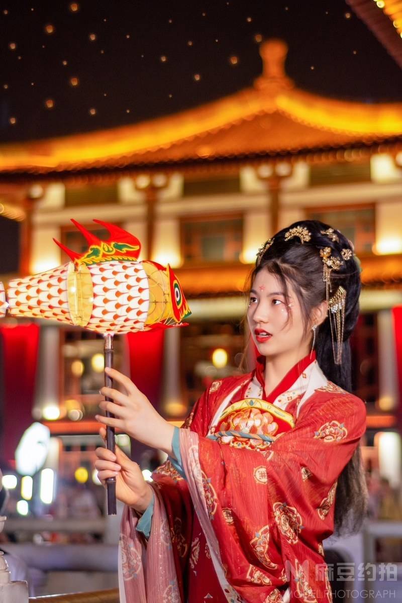 汉服模特
