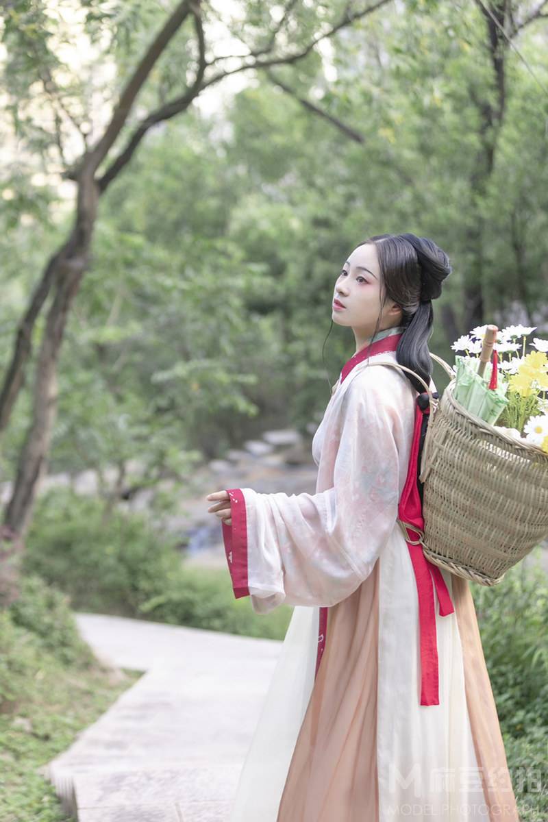 汉服模特