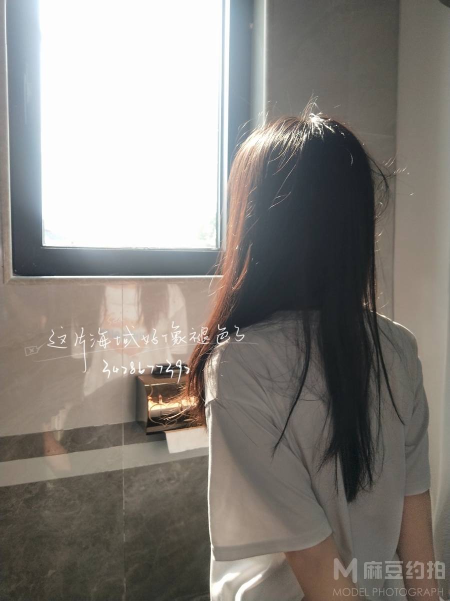 黑白模特
