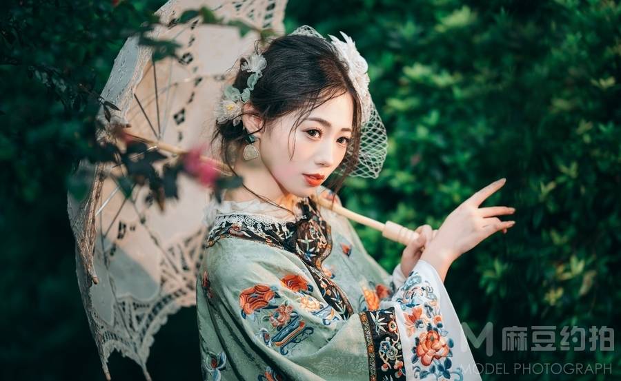 汉服模特