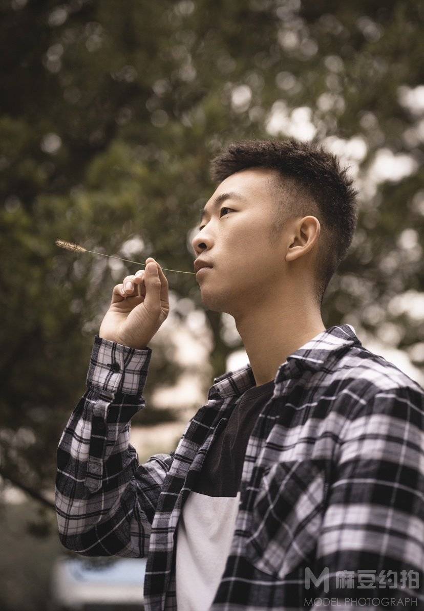情绪模特