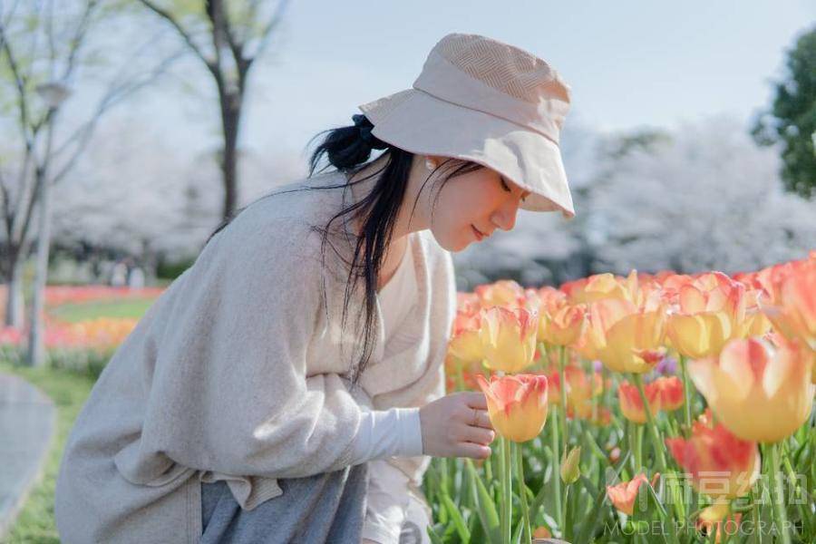 情绪模特