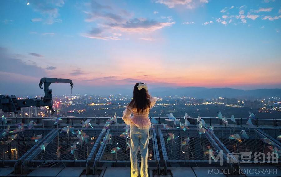 夜景模特