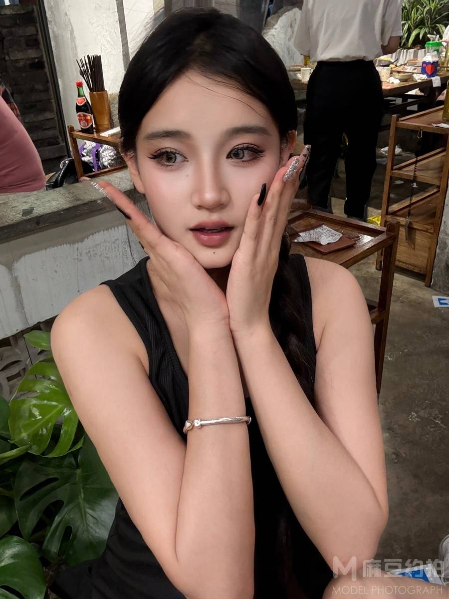 妆容模特