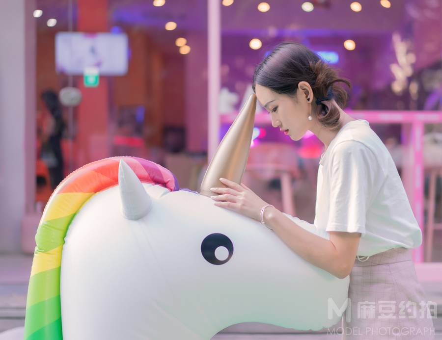 情绪模特