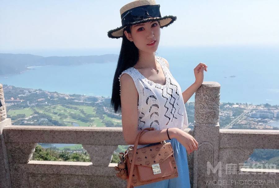 宝丽来模特