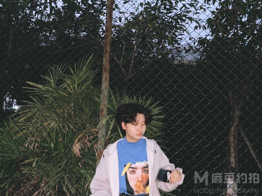 情绪模特