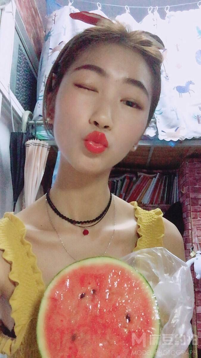 校园模特
