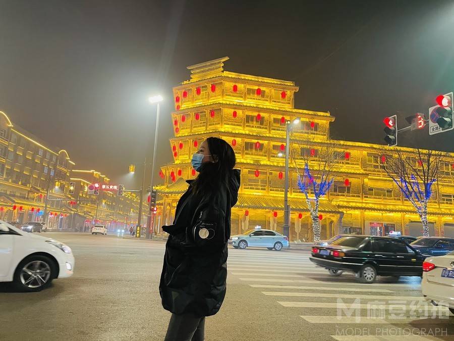 情绪模特