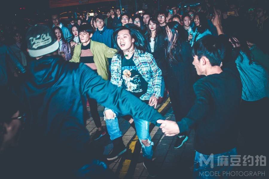 情绪模特