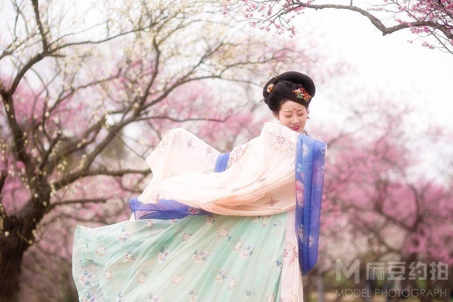 汉服模特