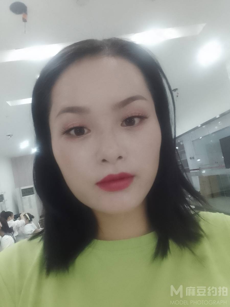 妆容模特