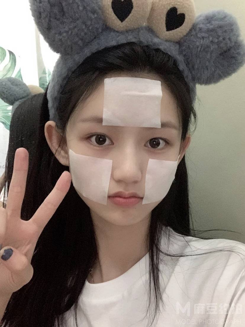 妆容模特
