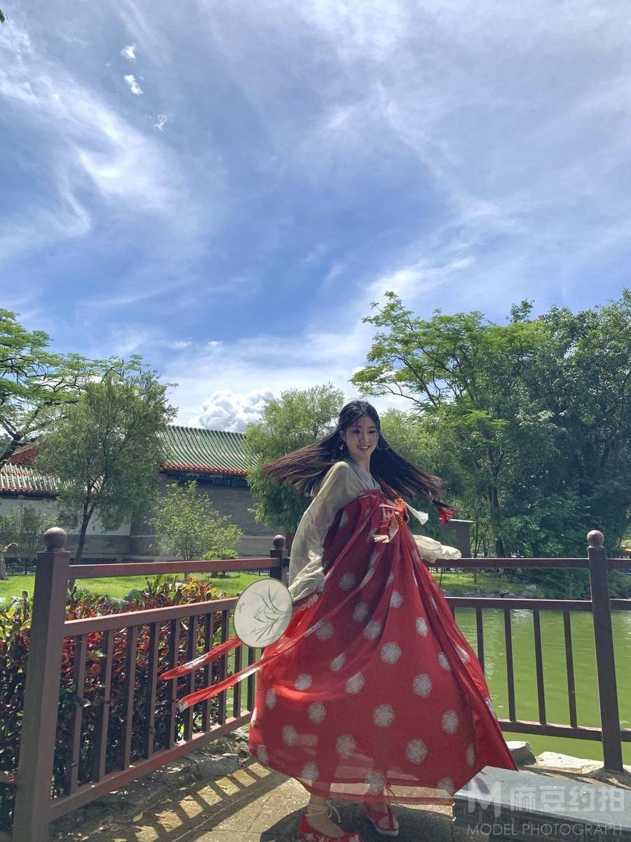 汉服模特
