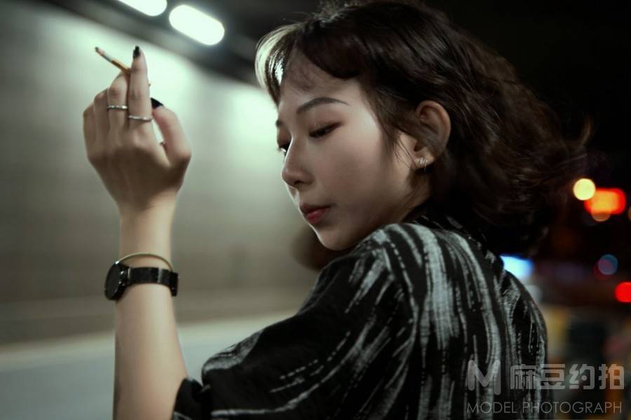 情绪模特