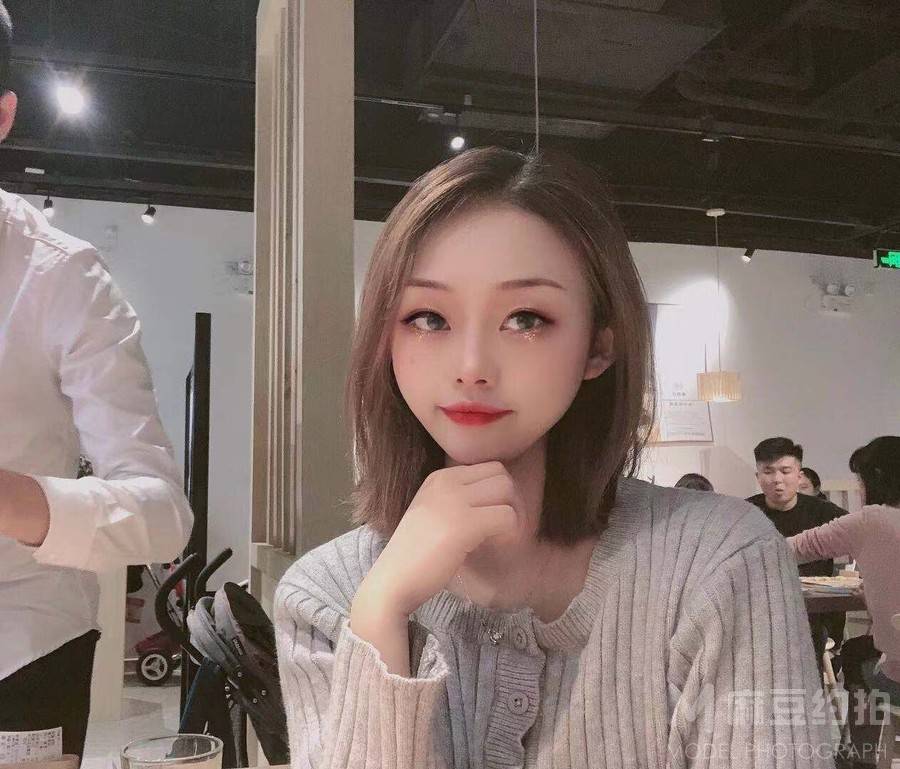 妆容模特