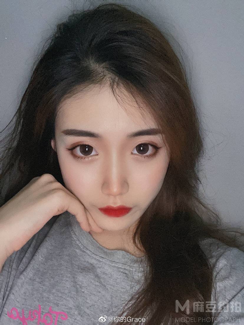 妆容模特