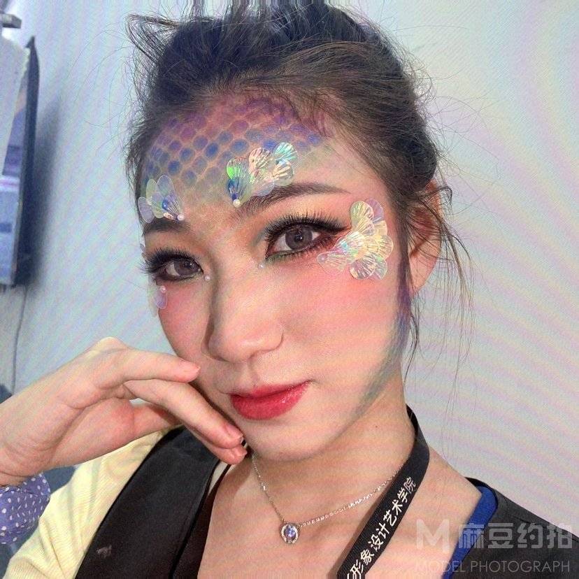妆容模特