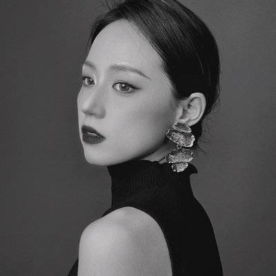 黑白模特
