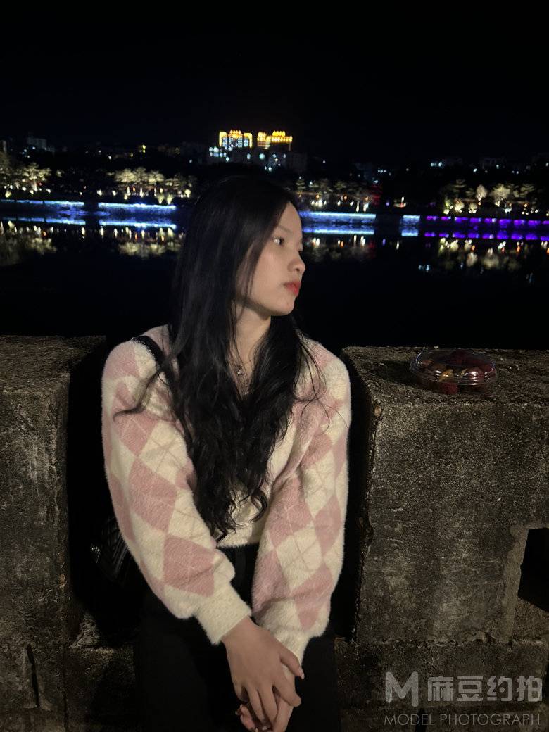 夜景模特