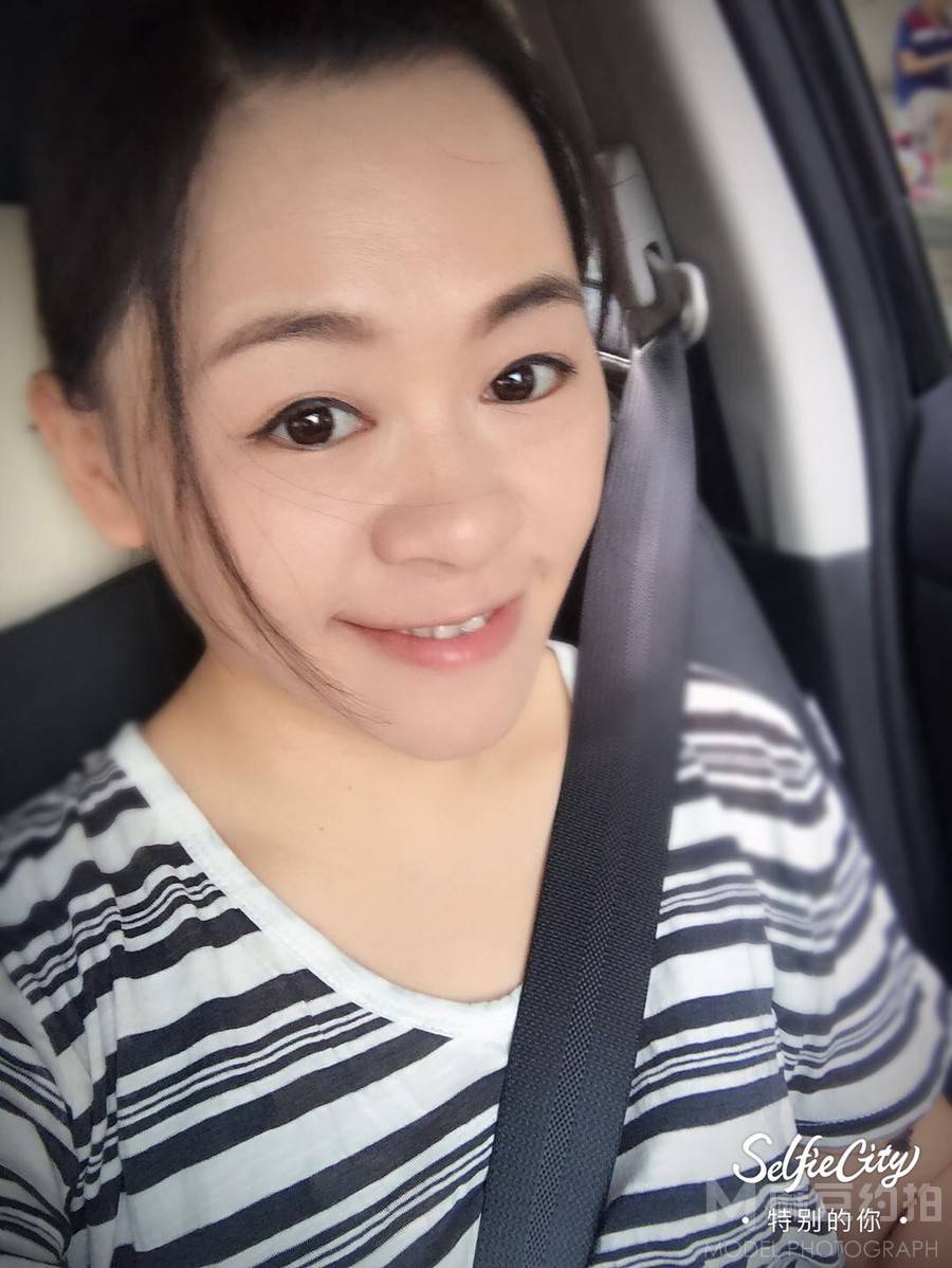 黑白模特
