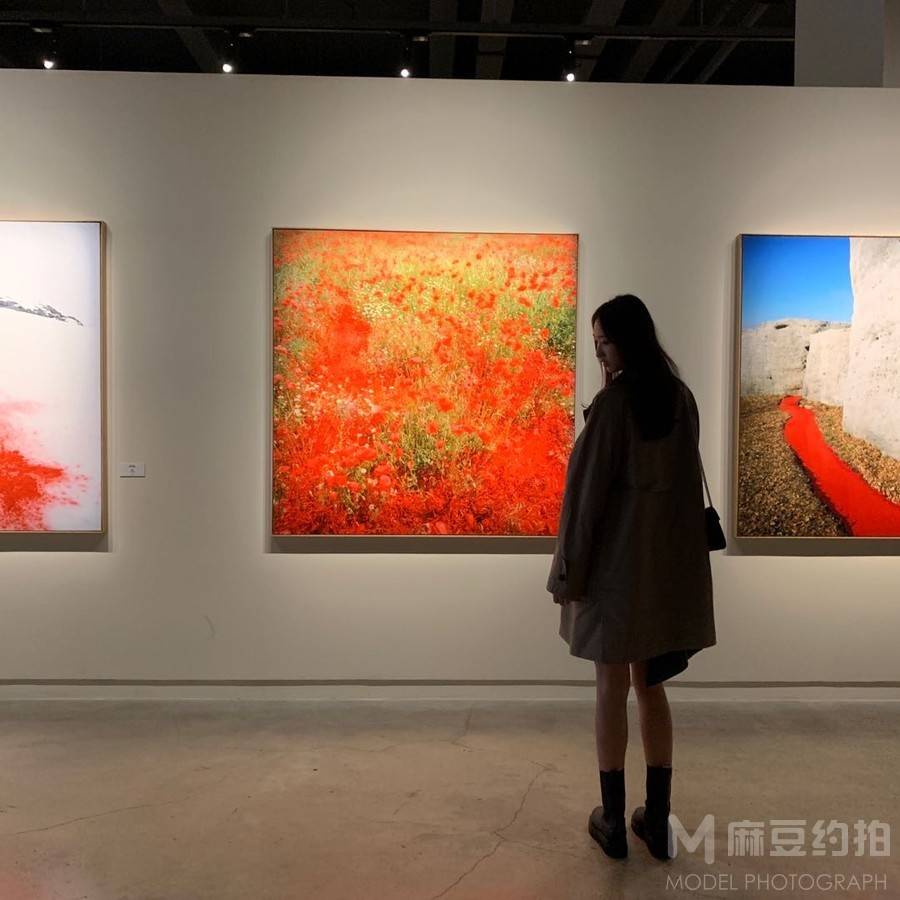 情绪模特