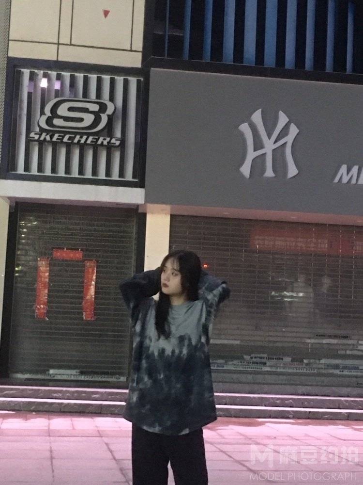 妆容模特