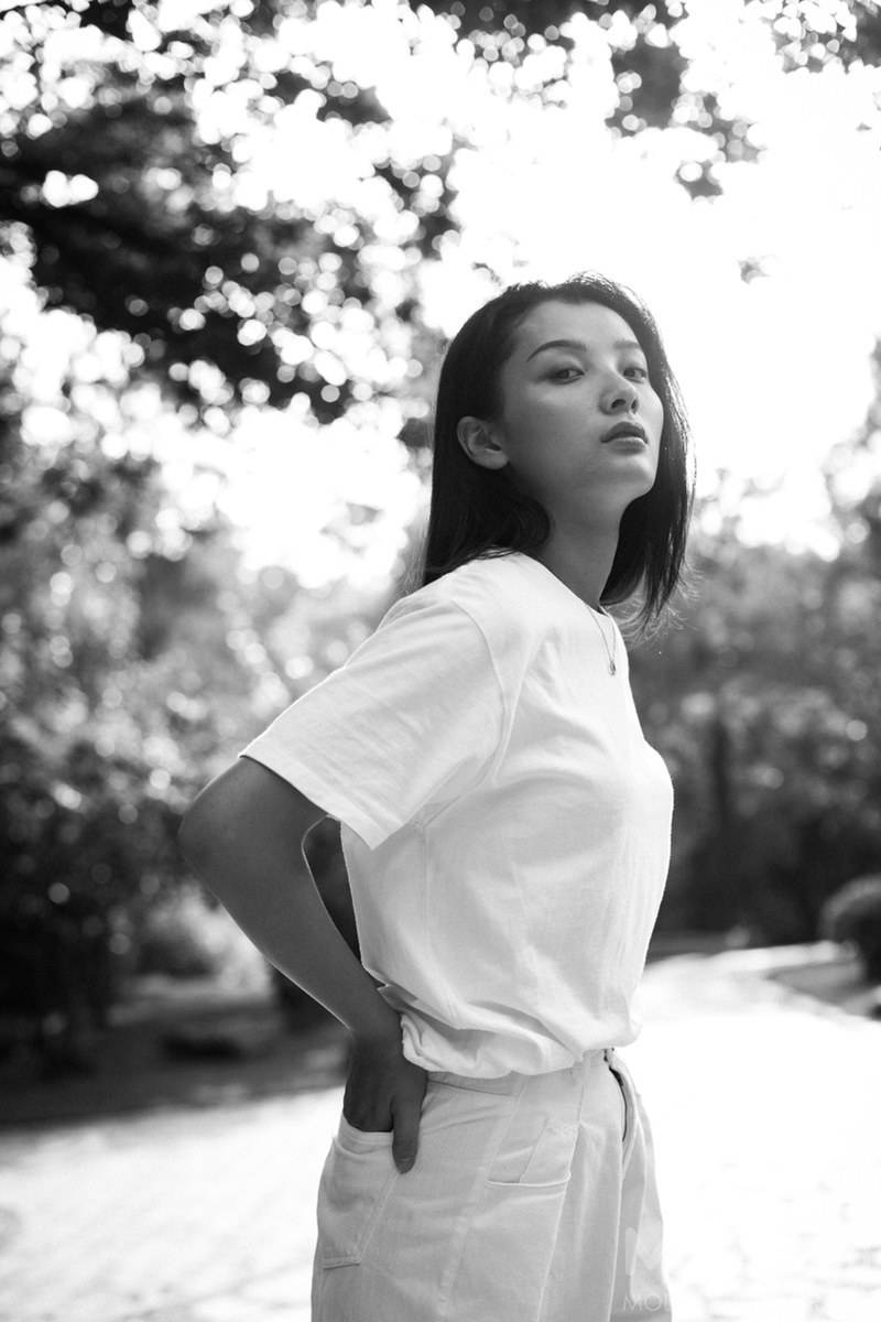 黑白模特