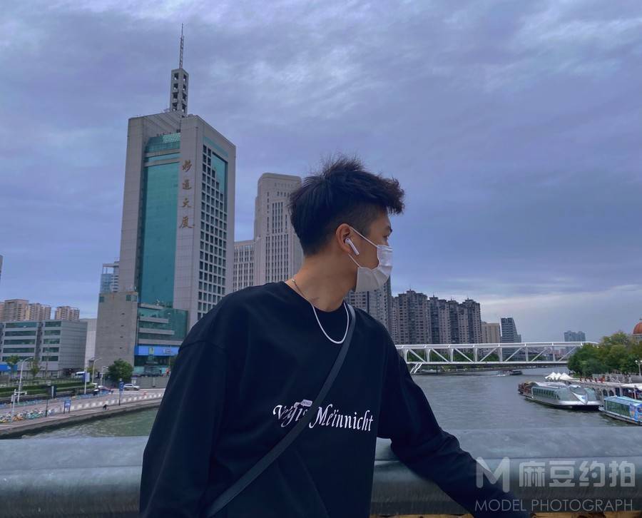 黑白模特