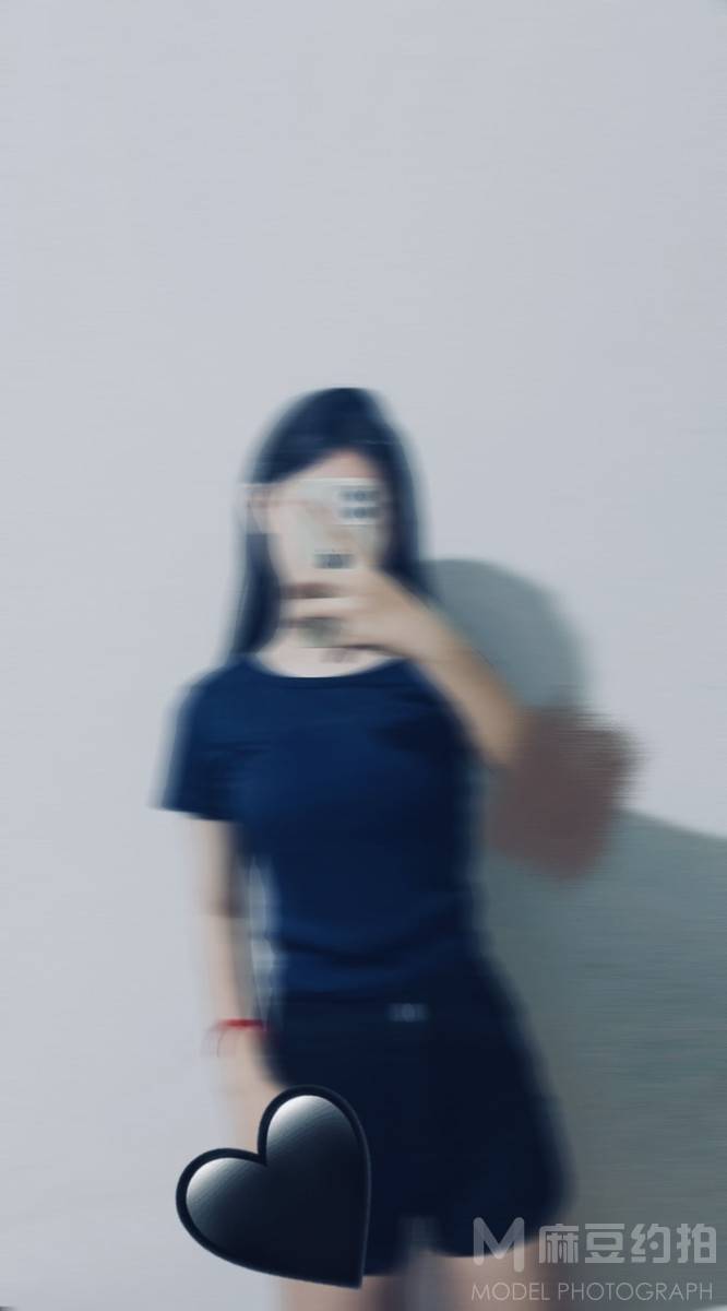 黑白模特