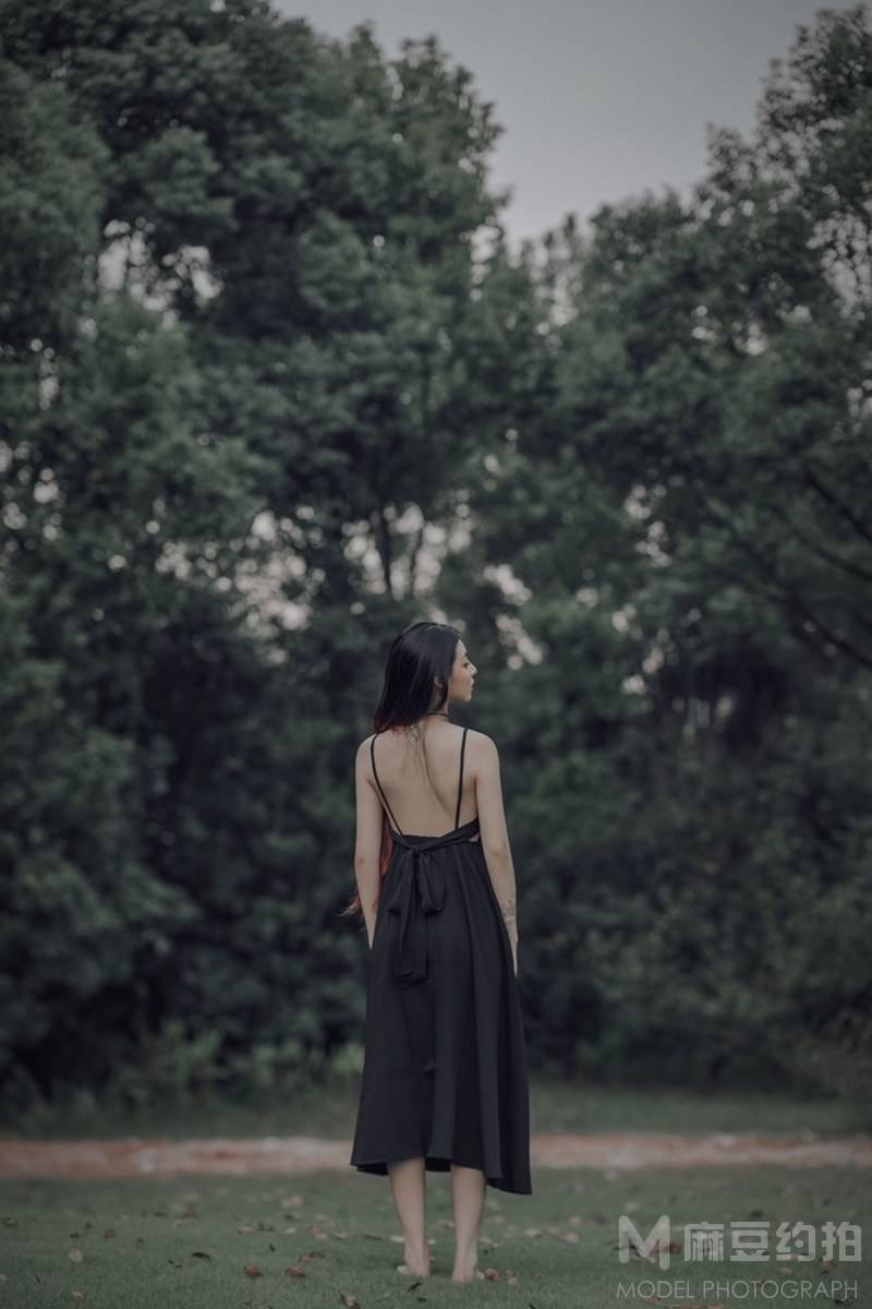 黑白模特
