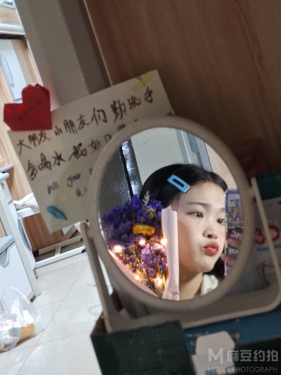 妆容模特