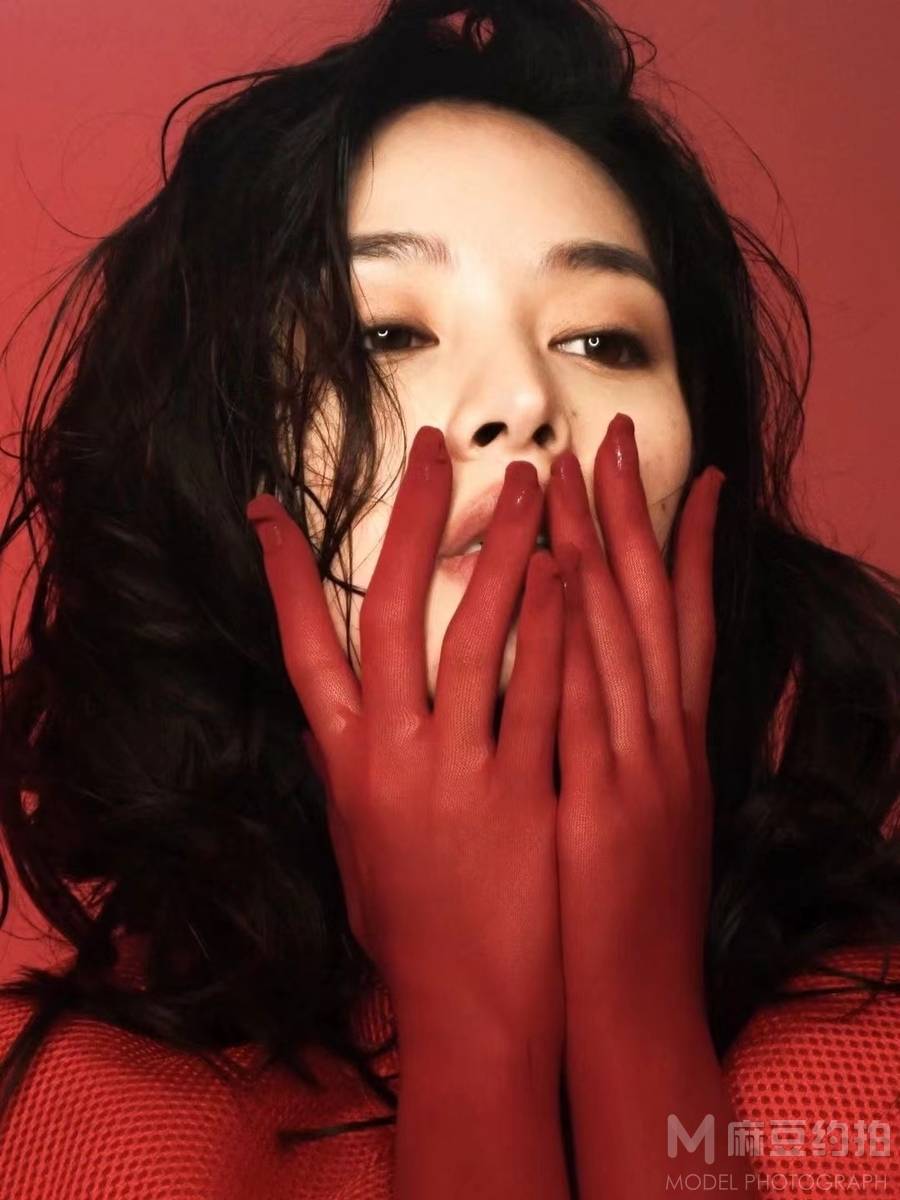 情绪模特