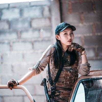 情绪模特