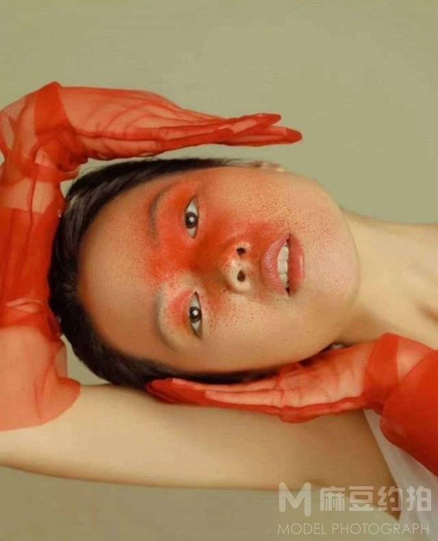 妆容模特