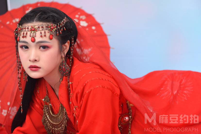 情绪模特