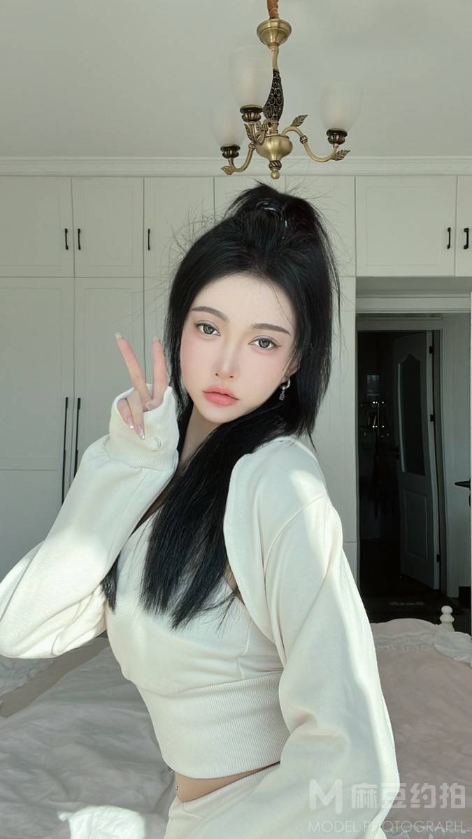 黑白模特