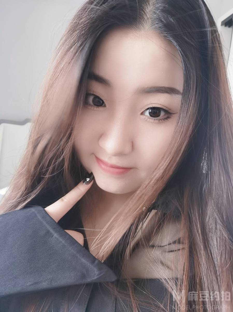 黑白模特