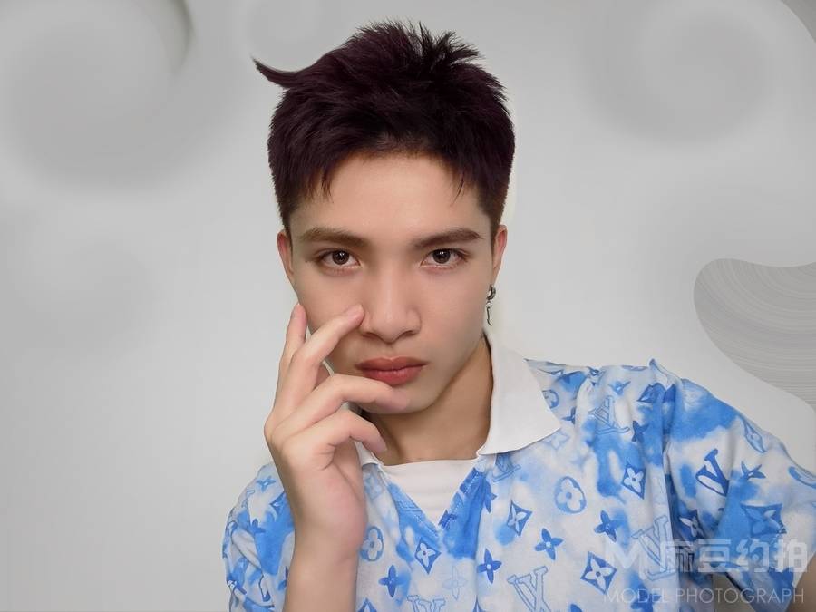 黑白模特