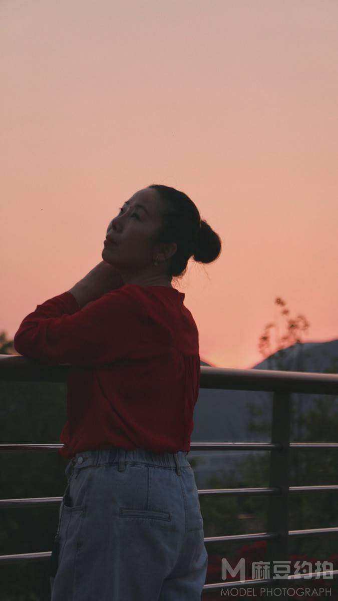 情绪模特