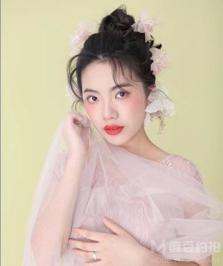 妆容模特