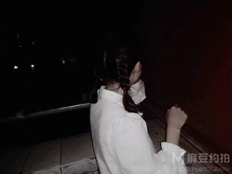 黑白模特