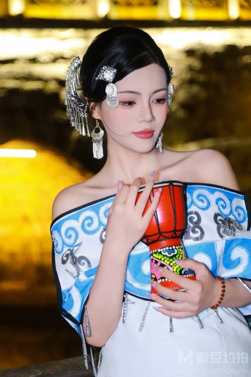 情绪模特