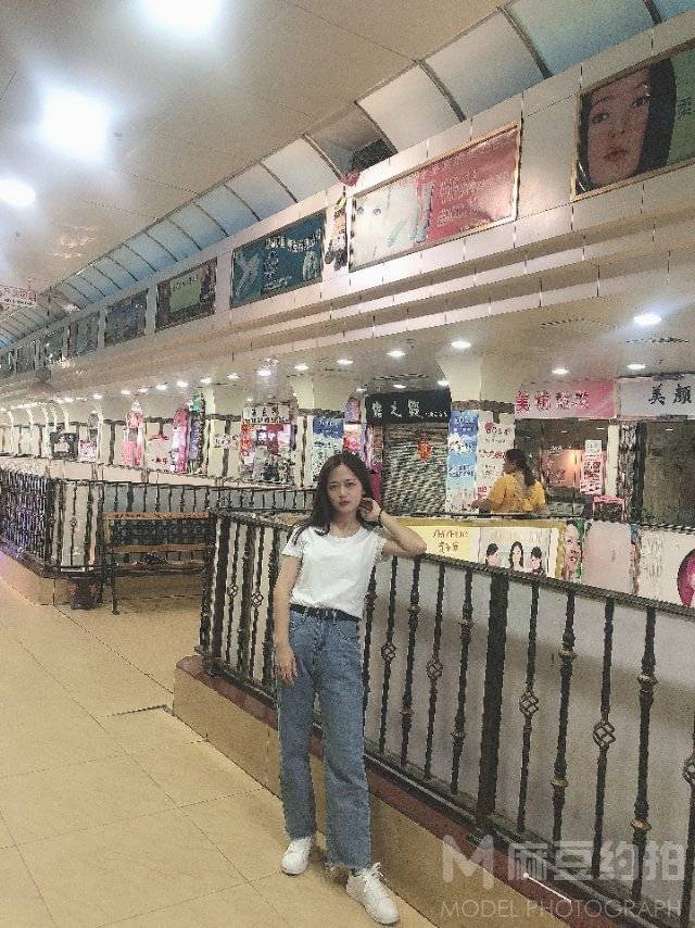 校园模特