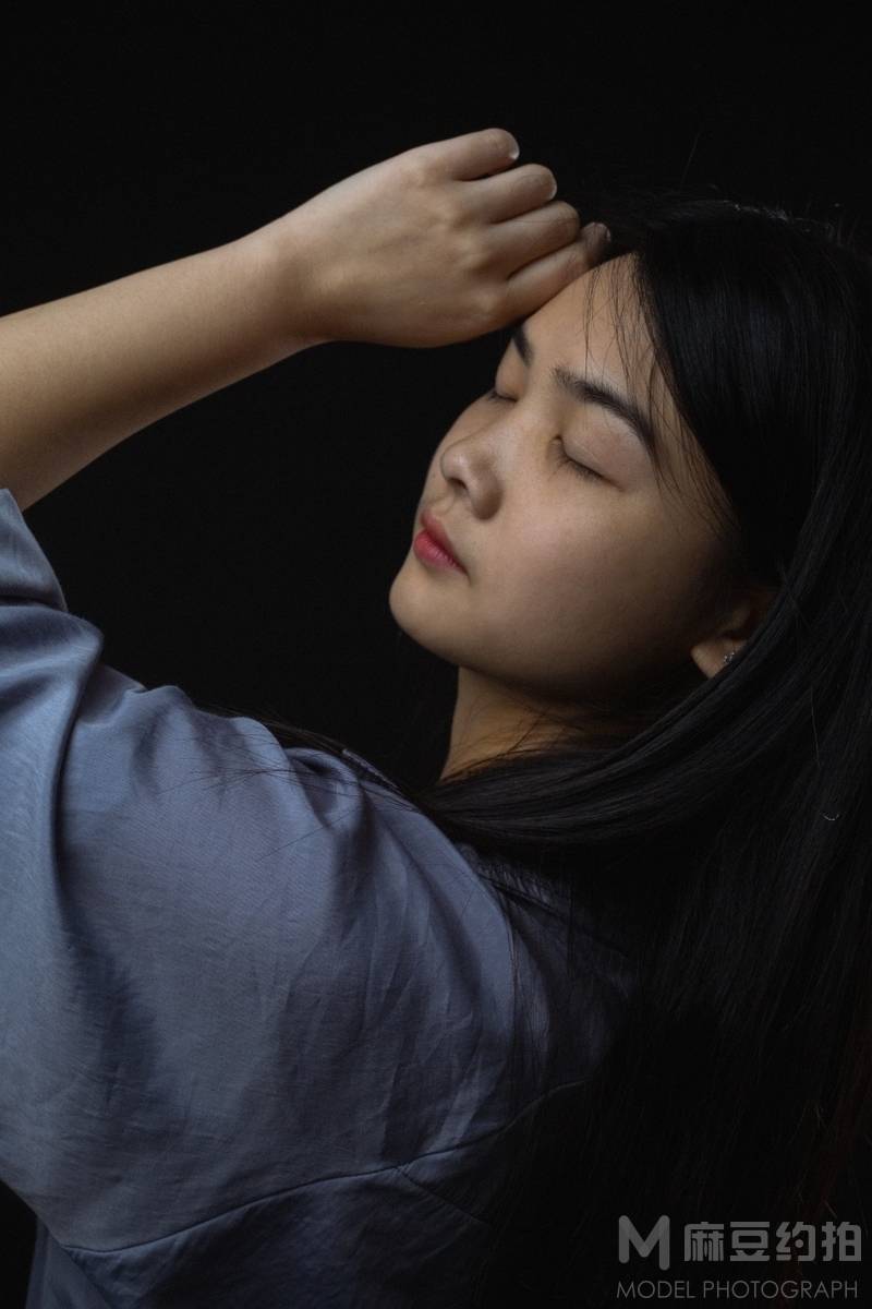 情绪模特