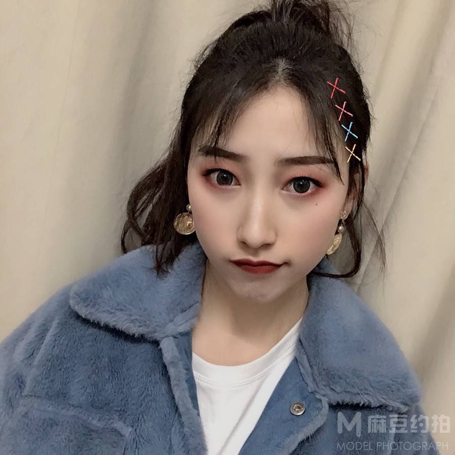 情绪模特
