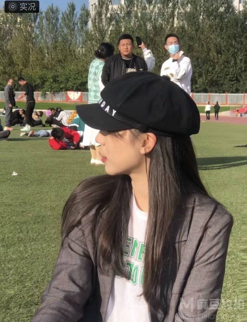 校园模特