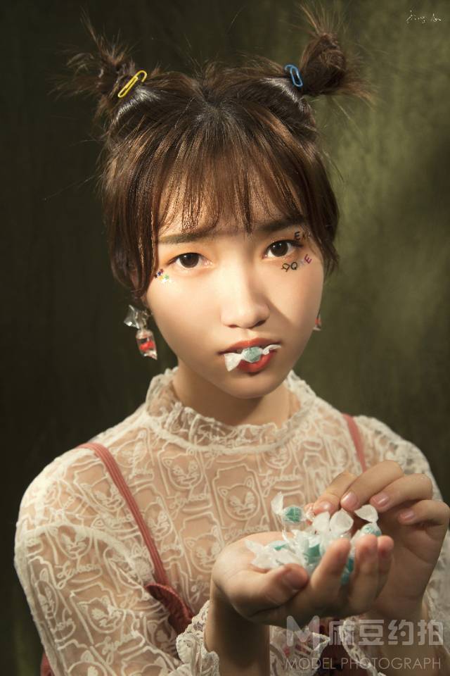 情绪模特
